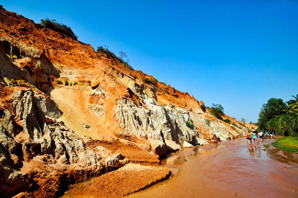 Vẻ đẹp suối Hồng Phan Thiết