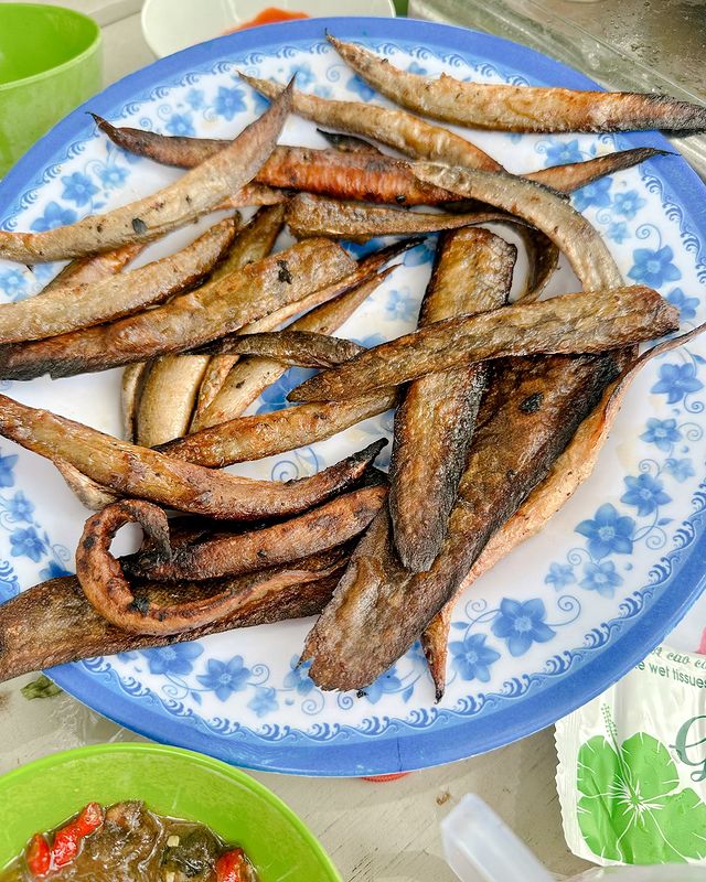 Khô cá chạch nướng món ăn mùa nước nổi miền Tây