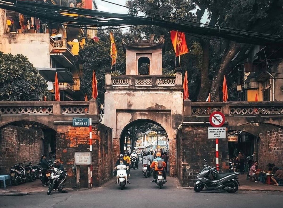 Ô Quan Chưởng cổ kính trong mùa thu Hà Nội