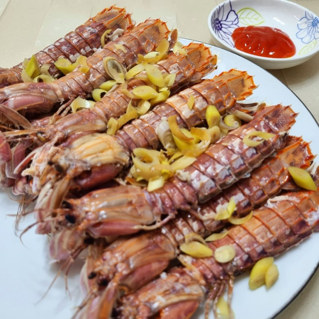 Tôm tích hấp sả. Ảnh: @anheoh