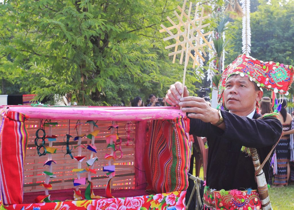 Nghi thức trong lễ hội Mùa vàng bản Mây