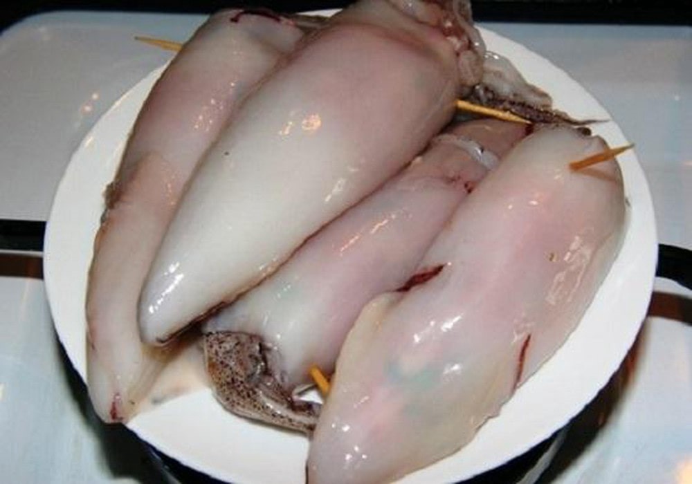 Nguyên liệu chuẩn bị cho mực dồn thịt chiên giòn