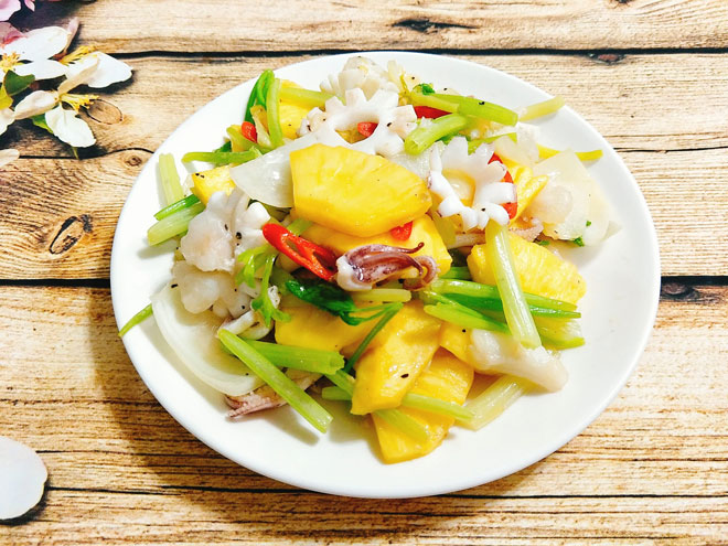 Món mực xào thơm cà thơm ngon
