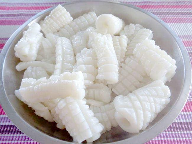 Nguyên liệu nấu mực xào thơm cà