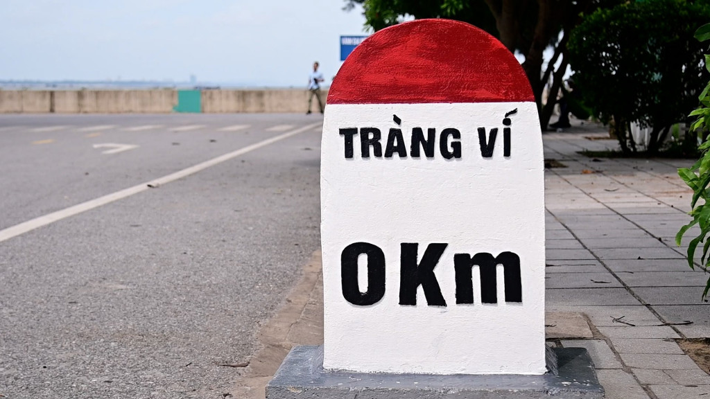 Cột mốc số 0. Ảnh: Nguyễn Hưng