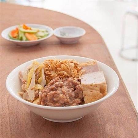 Xôi xéo thập cẩm Gò Vấp kết hợp hương vị miền Trung và Bắc