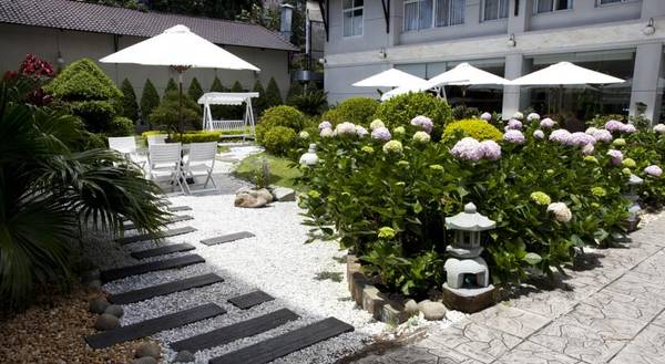 Khuôn viên khách sạn Mường Thanh Đà Lạt
