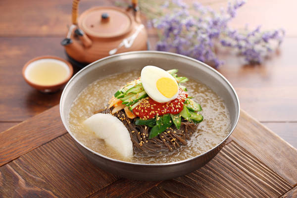 Du lịch Hàn Quốc - Món Naengmyeon - Mì lạnh
