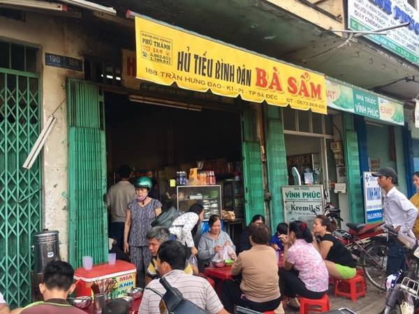 Hủ tiếu bà Sẩm Sa Đéc - Quán ăn lâu đời miền Tây