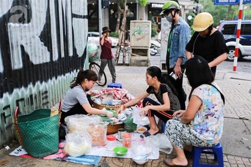Xôi xéo Hàng Bài - Gánh xôi vỉa hè lâu đời tại ngã tư Hàng Bài Lý Thường Kiệt
