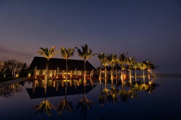 Kiến trúc resort Naman Retreat Đà Nẵng bên bãi biển