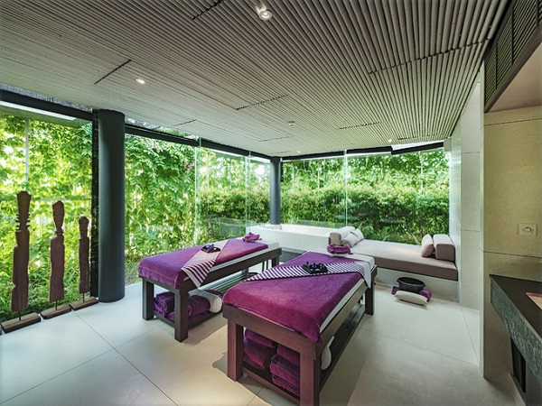 Pure Spa tại Naman Retreat Đà Nẵng được thiết kế rộng mở cùng thiên nhiên, kết hợp các thiết bị hiện đại.