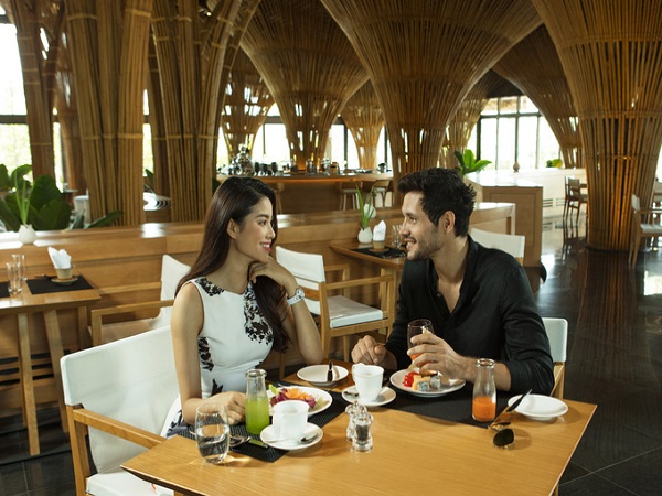 Ẩm thực lãng mạn tại Naman Retreat Đà Nẵng với các món ăn đạt chuẩn quốc tế.