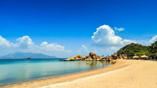 Nắng gió biển đảo Cam Ranh