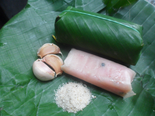 Nem chua Huế sau khi gói xong đợi chín tự nhiên