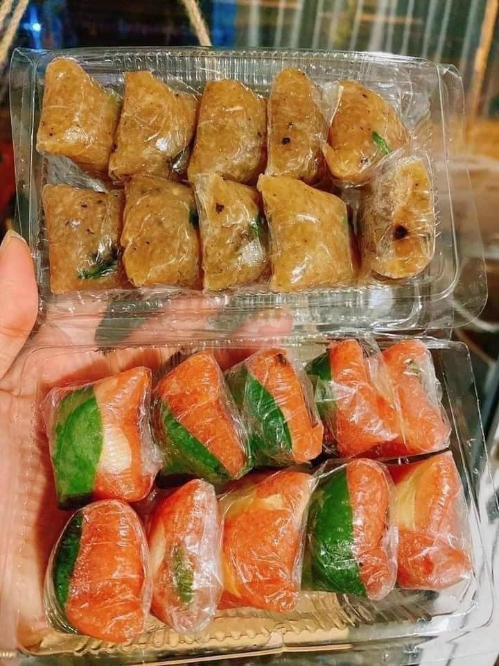 Nem Lai Vung được gói bằng lá tươi
