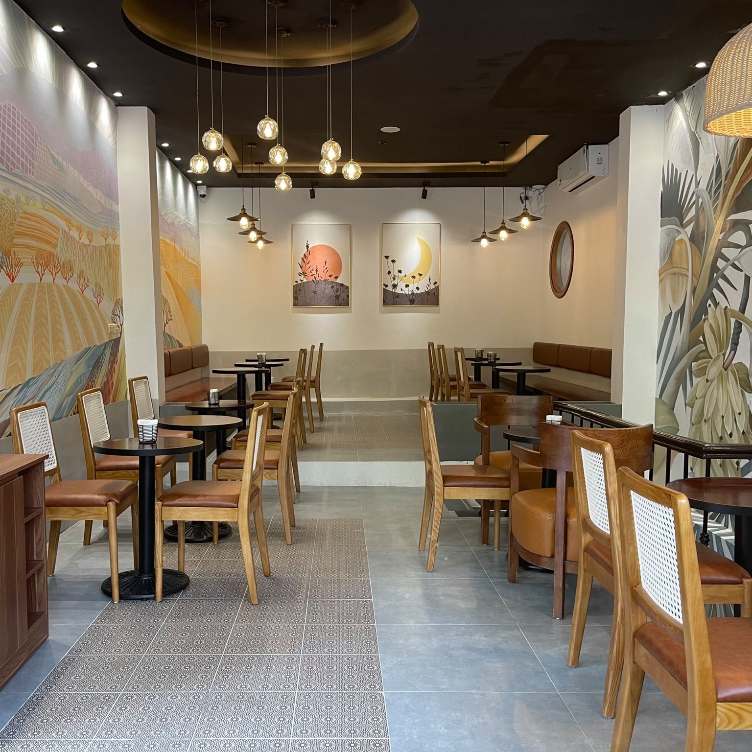 Không gian bên trong quán. Ảnh: NeoCafe