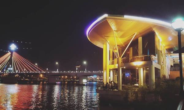 Memory Lounge ngắm sông Hàn