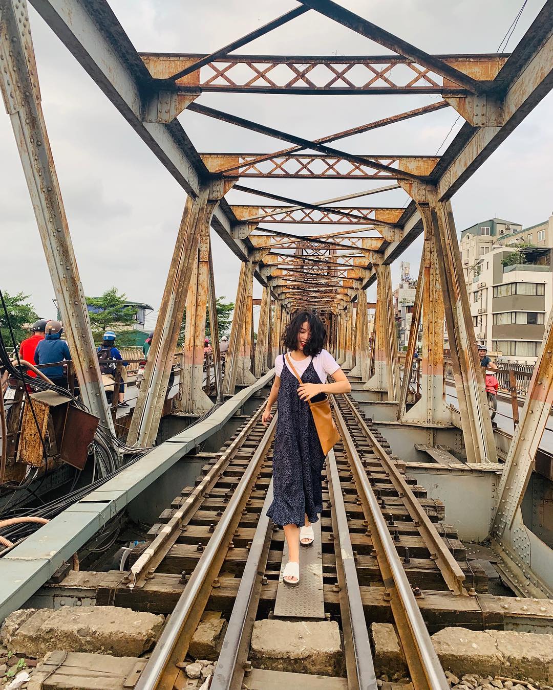 Ngắm hoàng hôn cầu Long Biên Hà Nội