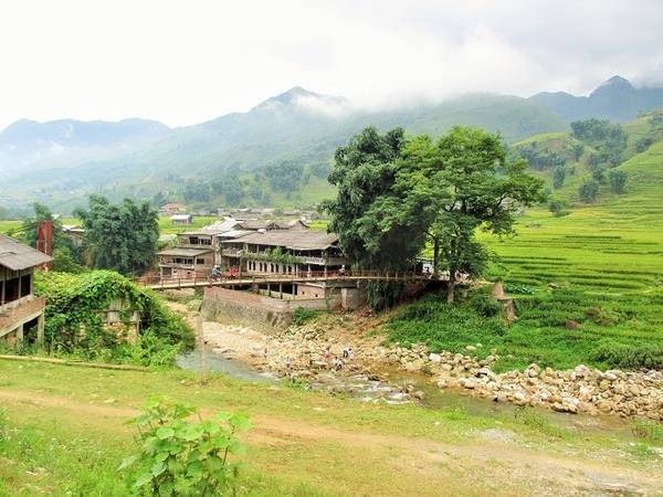 Du lịch Sapa tháng 9 - Cầu Lao Chải bắc ngang suối