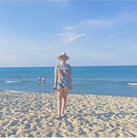 Bãi biển Hà My về đêm với ánh đèn thuyền