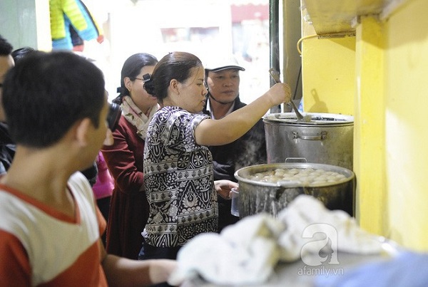 ngay-lanh-den-te-tai-ghe-4-quan-banh-troi-tau-ngon-lanh-nay-la-am-suc-ngay-thoi-ivivu-2 ngay-lanh-den-te-tai-ghe-4-quan-banh-troi-tau-ngon-lanh-nay-la-am-suc-ngay-thoi-ivivu-2