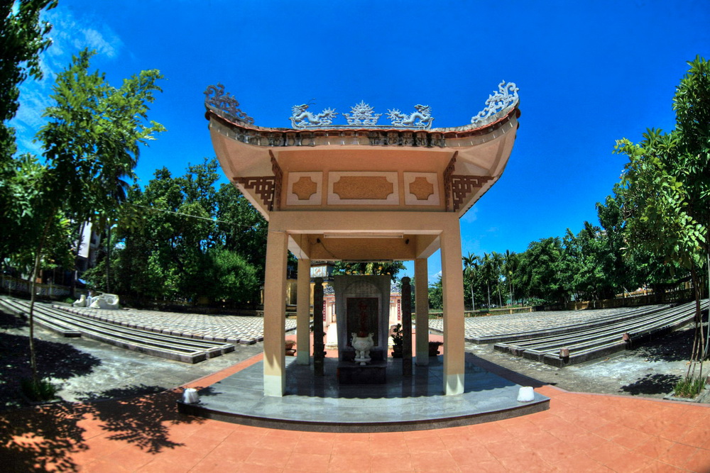 Nghĩa trủng Hòa Vang Đà Nẵng - Hàng mộ nghĩa sĩ