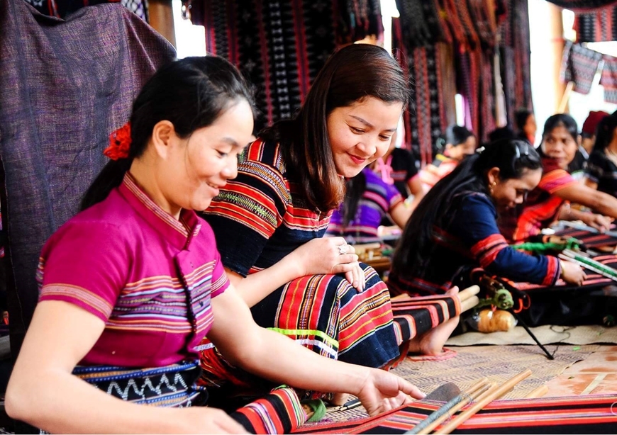 Giữ gìn nghề truyền thống. Ảnh: Báo Quân đội nhân dân.