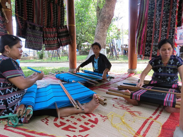 Nghề dệt zèng tồn tại cho đến ngày nay. Ảnh: Báo Thanh niên.