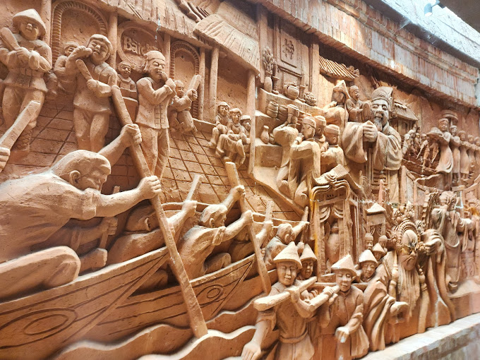 Tác phẩm gốm ở làng gốm Thanh Hà