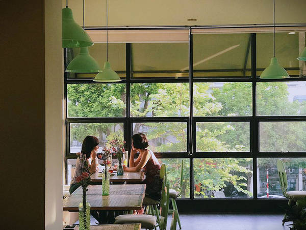 nghi-2-9-neu-khong-di-dau-xa-check-list-cac-quan-cafe-cuc-xinh-nay-o-ha-noi-cung-du-da-roi-ivivu-5