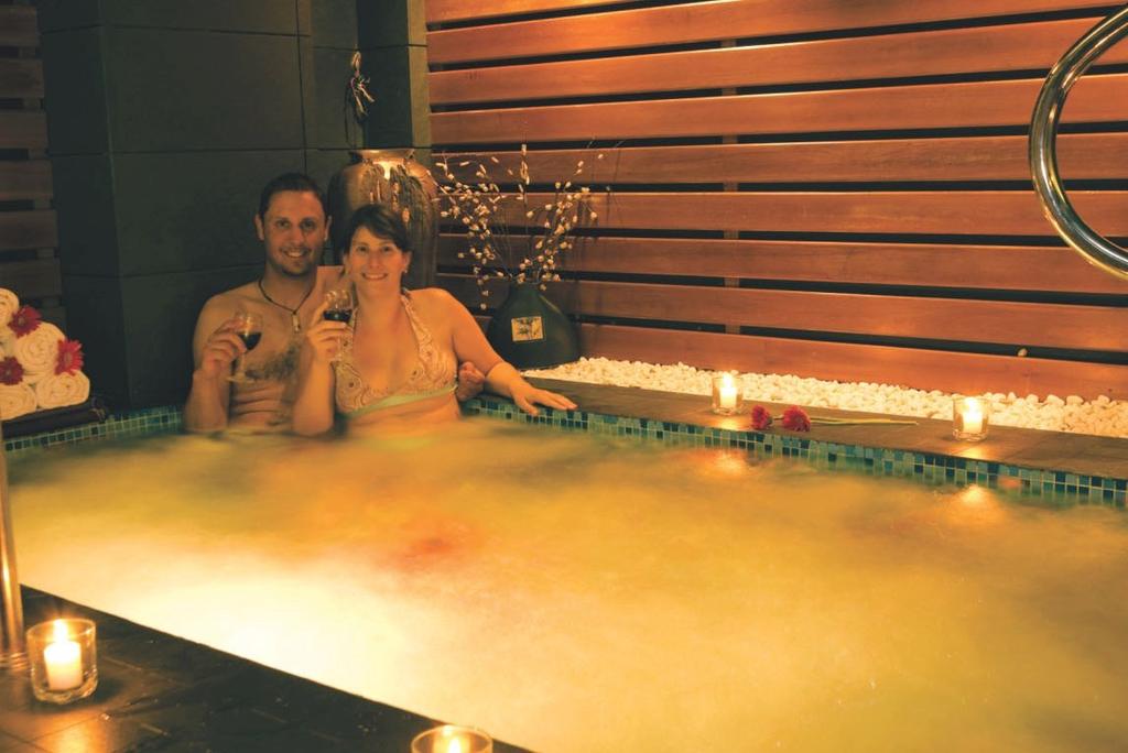 Tiện nghi spa và nhà hàng tại Asia Huế