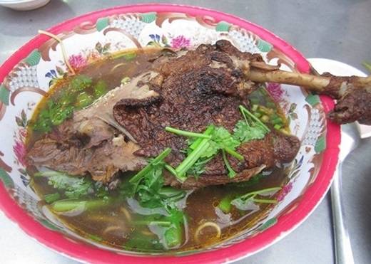 Mì vịt tiềm Nguyễn Chế Nghĩa quận 8 đậm đà