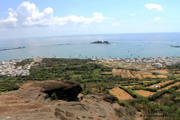 Ngắm hoàng hôn từ chùa Linh Sơn Phú Quý