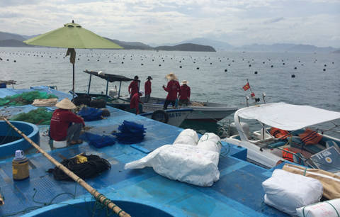 Trải nghiệm tour lặn biển Nha Trang khám phá trại nuôi ngọc trai