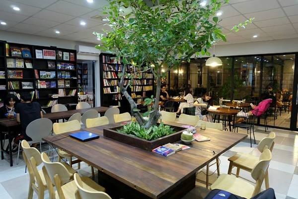 Không rộng nhưng từng chi tiết nhỏ nhất ở Ngọc Tước Book Café lại rất tinh tế và được chăm chút cẩn thận.