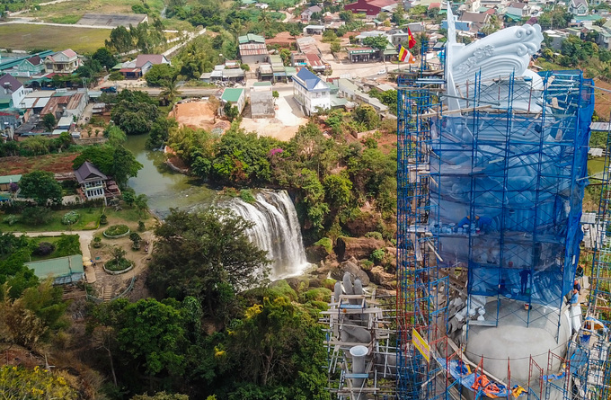 Chùa Linh Ẩn Lâm Đồng gần Thác Voi
