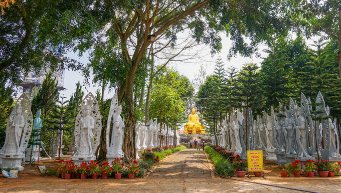 Khu vườn Quan Âm tại Chùa Linh Ẩn Lâm Đồng