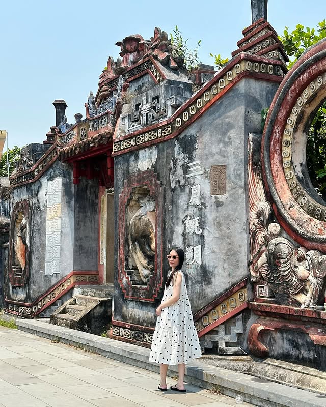 Cổng chùa Bà Mụ check-in - chùa đẹp Hội An