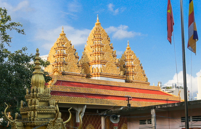 Phù điêu tại chùa Chantarangsay Sài Gòn