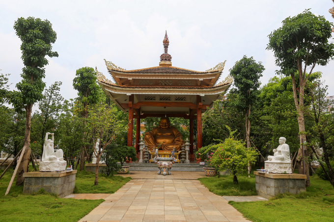 Khuôn viên Pháp viện Minh Đăng Quang