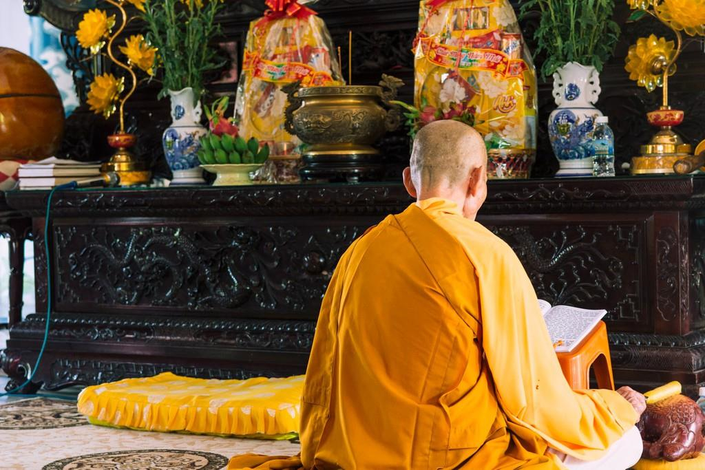 Tháp Bảo Tích khảm vỏ ốc tinh xảo Tháp Bảo Tích bằng san hô tại chùa Từ Vân Cam Ranh