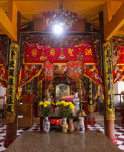 Chánh điện Đình Bình Đông giữ nét truyền thống