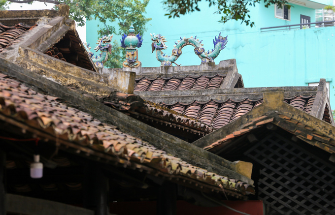 Mái ngói âm dương kiểu trùng thiềm điệp ốc tại Đình Thông Tây Hội