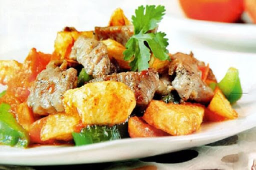Bò xào khoai tây mềm ngon tại nhà
