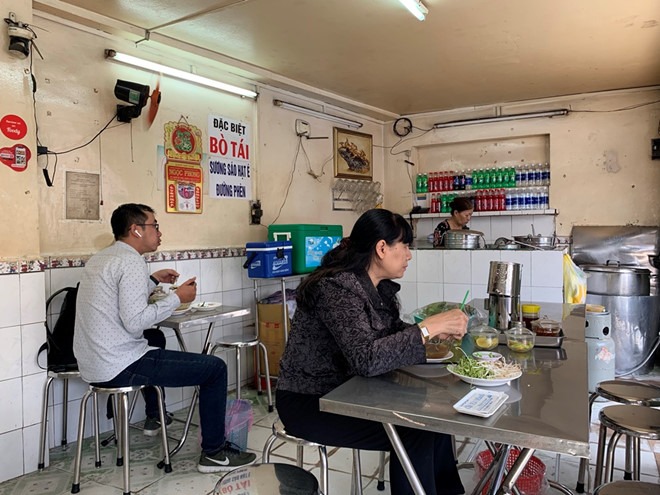 Giờ mở cửa quán bún bò Huế kiểu Hoa