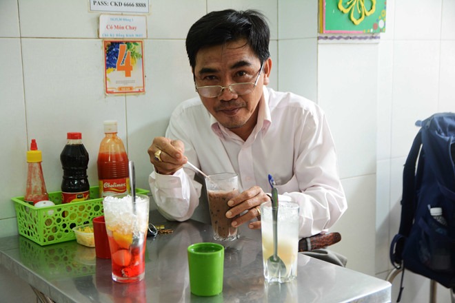 Ông Lý Văn Được trở lại quán chè sau mấy chục năm