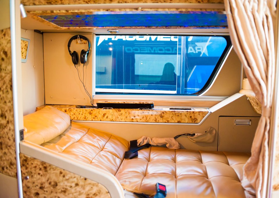 Ghế massage Nguyễn Kim Limousine Ghế massage hiện đại trên Nguyễn Kim Limousine
