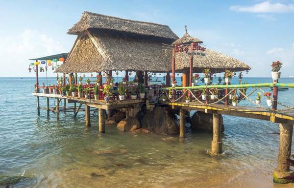 Chòi ngoài biển Nhà hàng Bảy Ban
