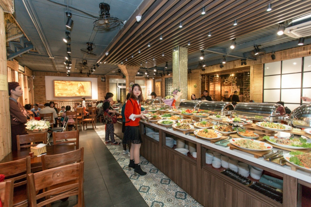 Buffet chay nhiều món.
